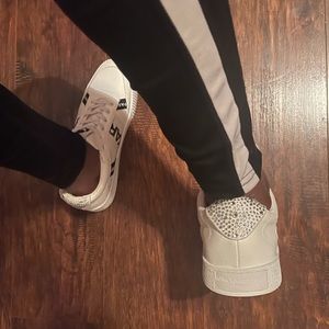 KARL LAGERFELD WITH DIAMOND 💎 STUDDS AT THE BACK..🖤🖤🤍🤍